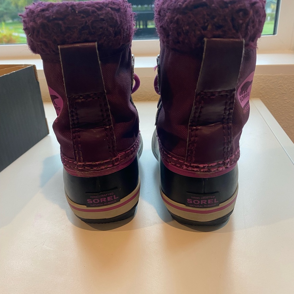 Sorel | Kids Rain & Snow Boots - Purple and Black - Picture 4 of 7